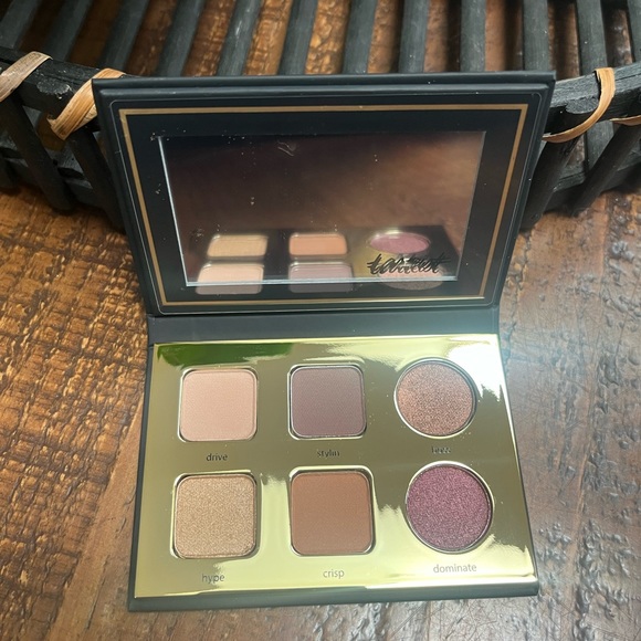 NWT Tart Pro to Go Palette - Picture 3 of 4